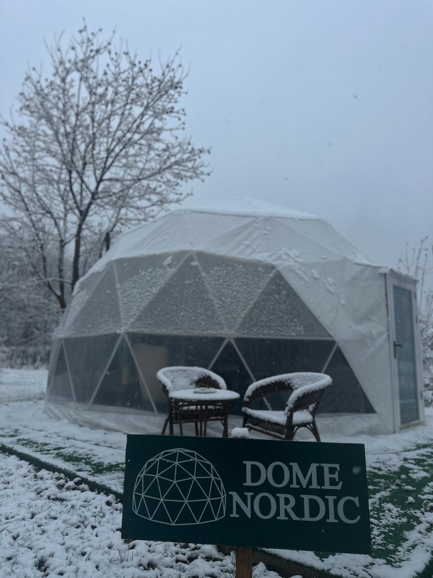 The Frog Glamping Hotel Horezu Bagian luar foto
