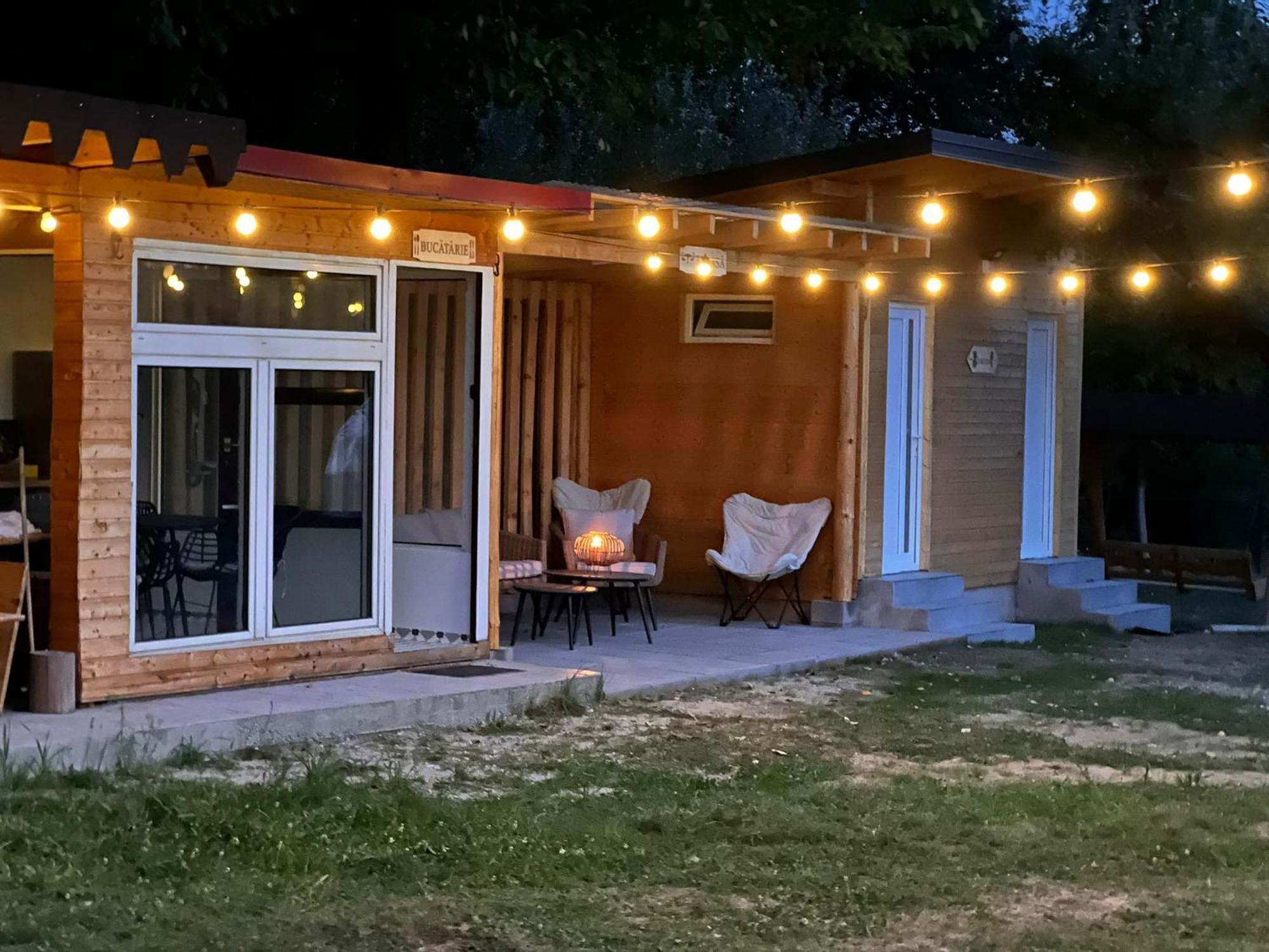 The Frog Glamping Hotel Horezu Bagian luar foto