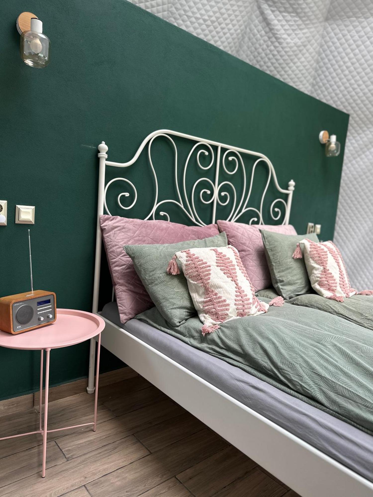 The Frog Glamping Hotel Horezu Bagian luar foto